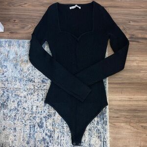 🆕 NWOT - Abercrombie & Fitch Black Ribbed Long-Sleeve Sweetheart Neck Bodysuit